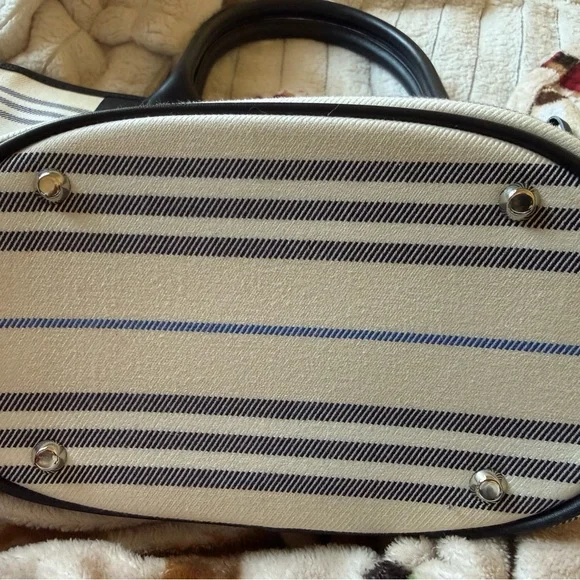 Burberry Striped Navy and Cream Tote Bag - Picture 5 of 7
